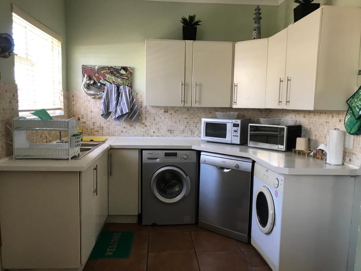 16 On Main Villa Arniston Dış mekan fotoğraf