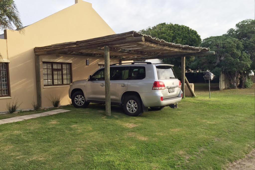 16 On Main Villa Arniston Dış mekan fotoğraf